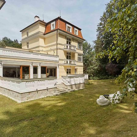 Apartment Villa Dionysus كارلوفي فاري المظهر الخارجي الصورة