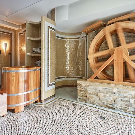 Apartment Villa Dionysus كارلوفي فاري المظهر الخارجي الصورة