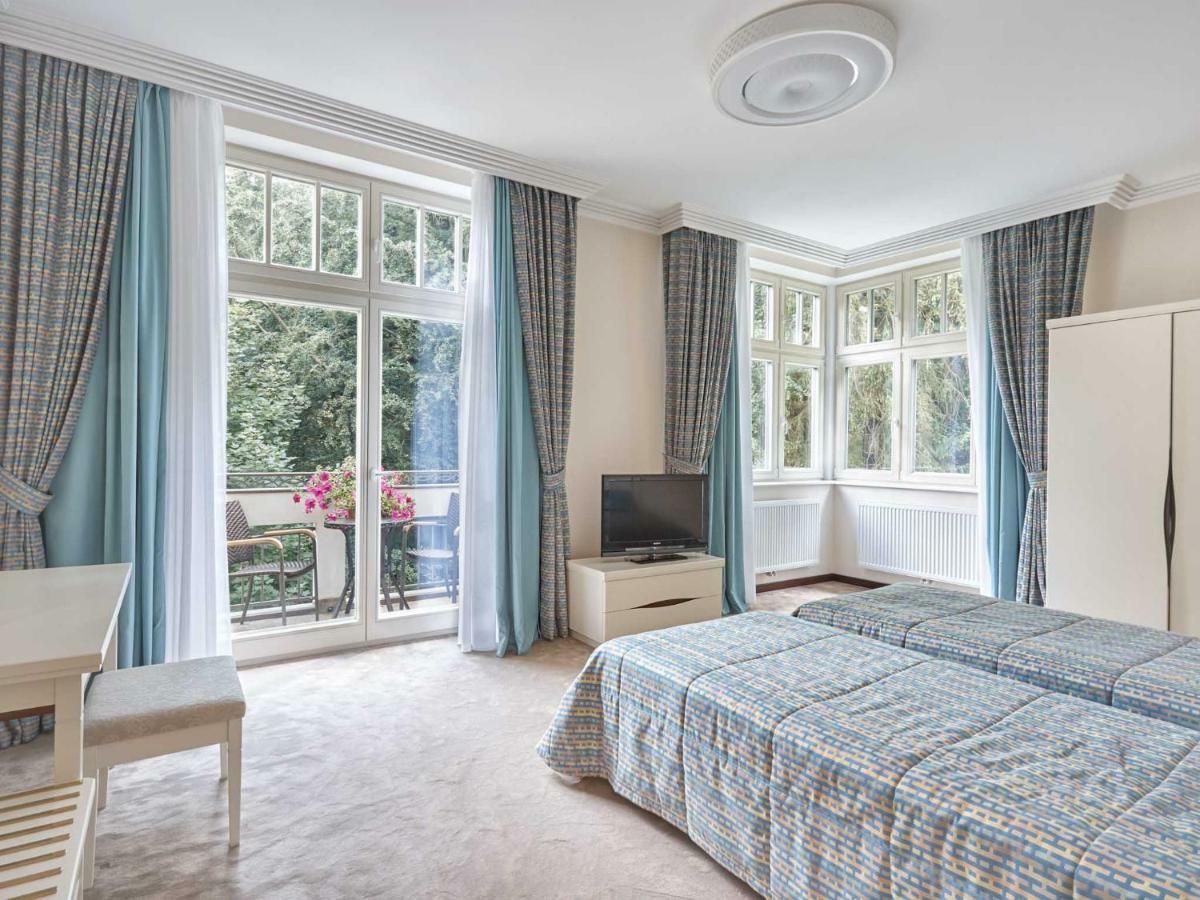 Apartment Villa Dionysus كارلوفي فاري المظهر الخارجي الصورة